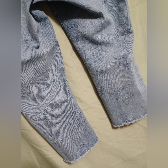 A DG2 By Diane Gilman Light Blue Star Patterned Women Crop Capri Jeans - Picture 6 of 8